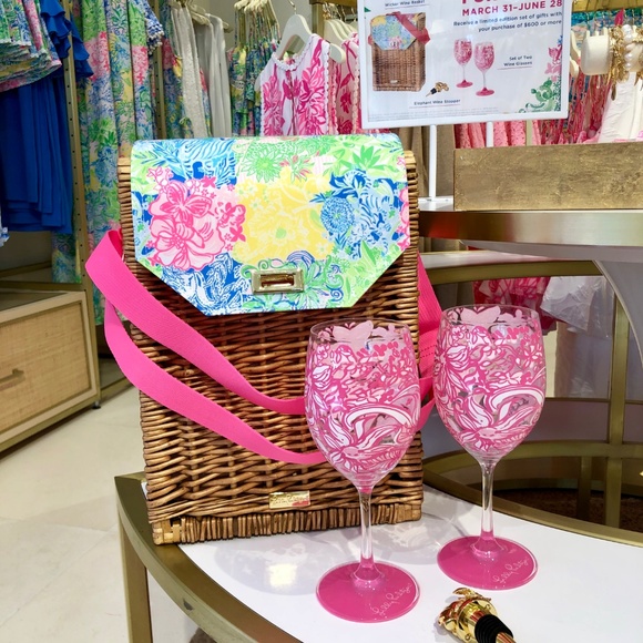Lilly Pulitzer Accessories - NWT Lilly Pulitzer Wine Basket Cheek to Cheek